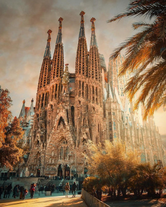 La Sagrada Familia Wallpaper