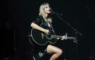 Taylor Swift To Release Surprise Eighth Album Folklore Tonight
