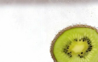 Kiwi Fruit Water Bubbles Wallpaper