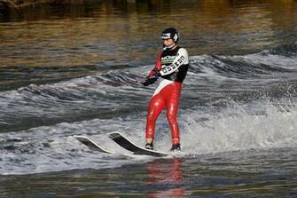 Water Skiing Hot Girls Wallpaper