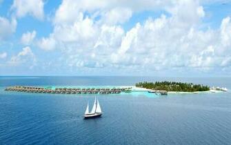 Maldives Resort Wallpaper Beach