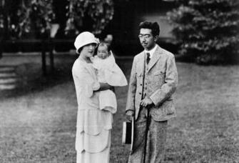 Picture Of Macarthur And Hirohito Cute Guys Kissing Image