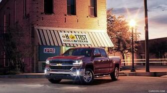 Chevrolet Silverado Lt At Restaurant Front HD