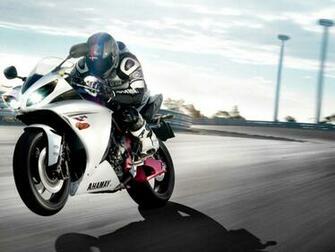 Yamaha Sports Bike HD Wallpaper