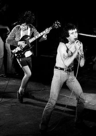 Gbr Leeds University Highway To Acdc Le