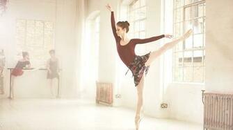 Wallpaper Move Dancewear