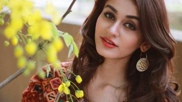 Aditi Arya HD Wallpaper Baltana
