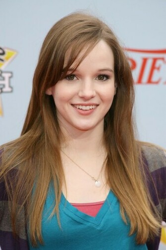 Hollywood Kay Panabaker Profile Pictures Image And Wallpaper