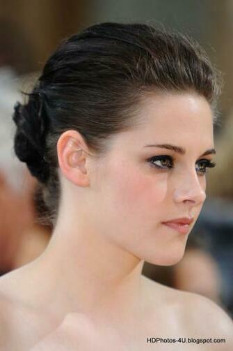 Celebrity Photos Twilight Saga Actress Kristen Stewart HD Image