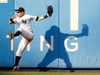 Ichiro Suzuki Catch Left Fielder