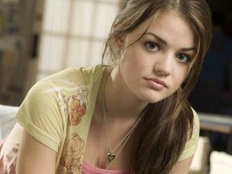 Hot Wallpaper Of Hollywood Actress Lucy Hale Uth