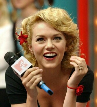 Hilarie Burton Pictures