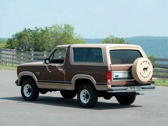 1982aei86 Ford Bronco Xlt Suv Wallpaper Background