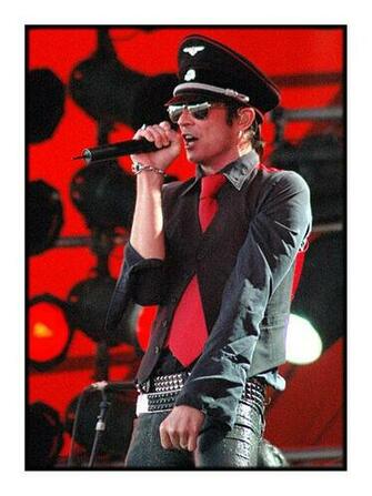Scott Weiland Velvet Revolver By Roberthendel
