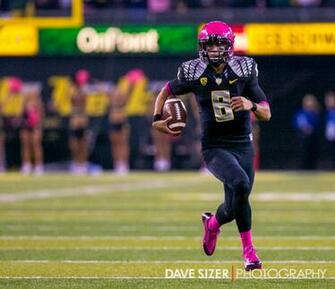 Marcus Mariota Breaks Away For A Long ToucHDown Run