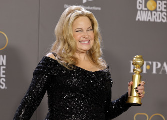 What Is Jennifer Coolidge S Net Worth How The Star Made Millions