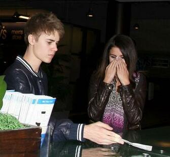 All About Football Wallpaper Justin Bieber And Selena Gomez