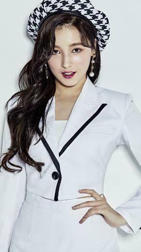 iPhone Wallpaper Momoland Nancy Leeseungri
