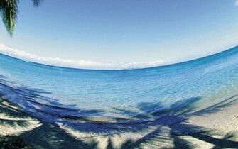 Holiday Beach Wallpaper