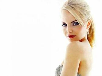 Mena Suvari Wallpaper Popular