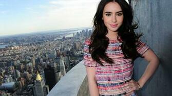 Stunning Lily Collins Wallpaper HD