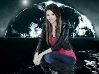Victoria Justice Desktop