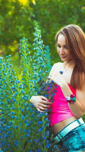 Girly iPhone Wallpaper For Plus Outdoor Garden Flowers Girl