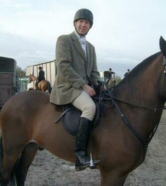 And The Whipperin In Background With Their Pack Of Dogs 178kb