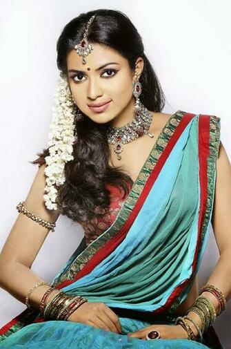 Amala Paul Wallpaper Zone Background
