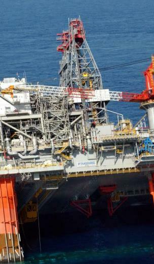 Sinking Ships Oil Platform Rig