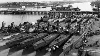 World War Ii Submarines Wallpaper