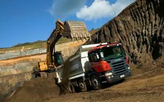 Vehicles Heavy Duty Trucks Wallpaper Wallcoo Net