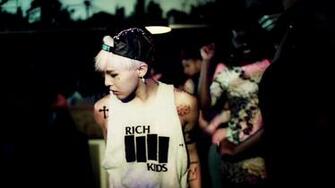 G Dragon Crooked M V Photo