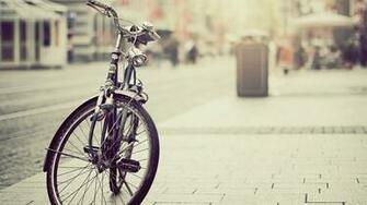 Vintage Bicycle Wallpaper