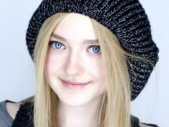 Dakota Fanning HD Wallpaper