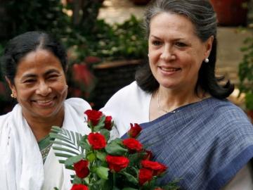 Mamata Proposes Congress Disposes Flexible Sonia Shows Party