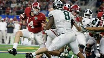 Dec Alabama Quarterback Jake Coker Tries To Escape