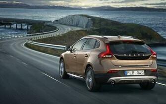 Volvo V40 Rear Angle Speed Wallpaper