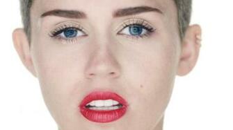 Miley Cyrus Wrecking Ball Video Stills Full Size Memes