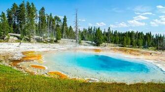 Hot Spring Pool Wallpaper HD