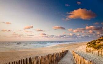Pretty Beach Way Fence Ocean Wallpaper