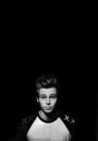 Luke Hemmings iPhone Background