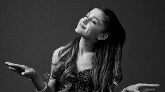 Ariana Grande Wallpaper