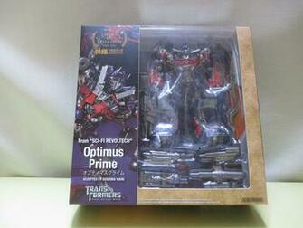 Kaiyodo Legacy Of Revoltech Lr Transformers Optimus Prime