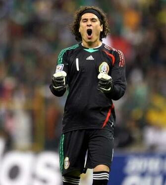 Raul Jimenez Girlfriend Newhairstylesformen2014