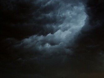Wallpaper Harbingers Of The Storm Clouds