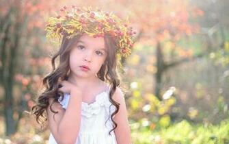 Sweet Girl Child Autumn X Close