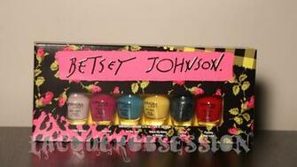Betsey Johnson Background Wallpaper