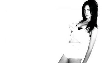 Odette Yustman Widescreen Wallpaper