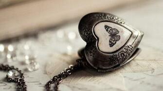 Heart Necklace Locket Wallpaper